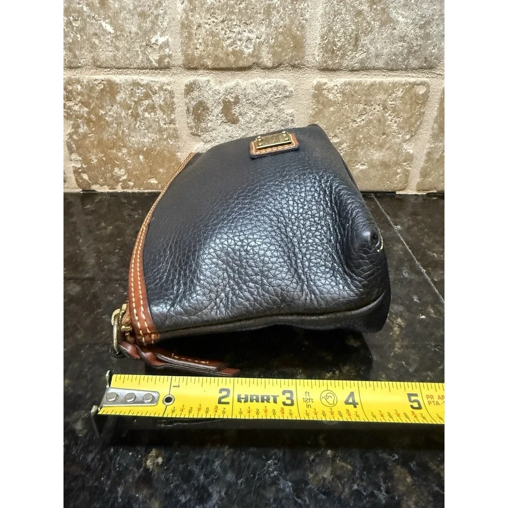 Dooney & Bourke Black Travel Makeup Cosmetic Bag Zippered Pouch Purse